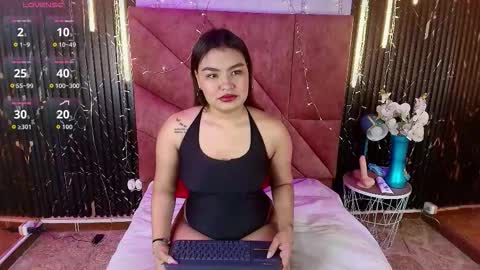 Snapshot of camilathaylor chatting on February 13, 2026, 12:01 pm Camila Thaylor online show from February 13, 2026, 12:01 pm