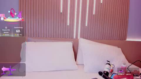 camile_cute online show from September 10, 2025, 8:53 pm