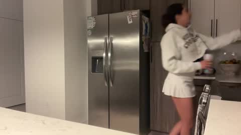 camiliakxoxo online show from February 12, 2025, 4:33 am