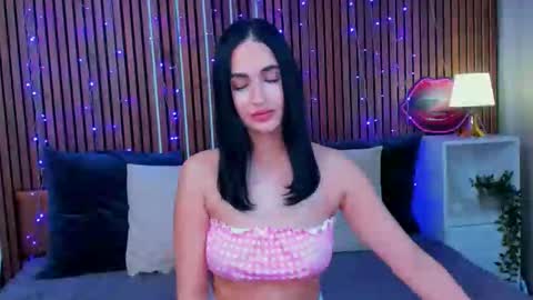 Camilla online show from March 8, 2026, 7:06 pm