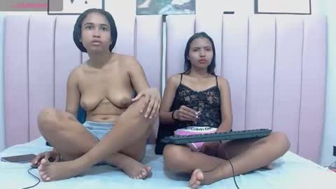 camille_and_carlares online show from May 25, 2026, 1:22 am