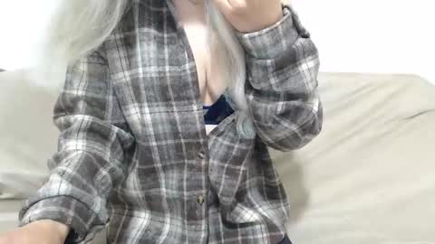 Snapshot of camillebunny chatting on April 20, 2026, 2:25 am CamilleBunny online show from April 20, 2026, 2:25 am