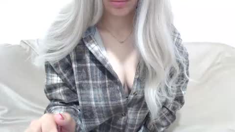 Snapshot of camillebunny chatting on April 21, 2026, 2:15 am CamilleBunny online show from April 21, 2026, 2:15 am