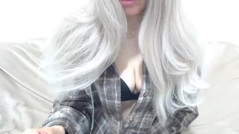Snapshot of camillebunny chatting on April 24, 2026, 2:36 am CamilleBunny online show from April 24, 2026, 2:36 am