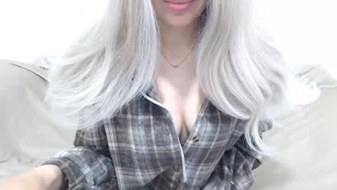 Snapshot of camillebunny chatting on April 29, 2026, 2:48 am CamilleBunny online show from April 29, 2026, 2:48 am
