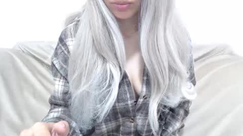 Snapshot of camillebunny chatting on April 30, 2026, 2:40 am CamilleBunny online show from April 30, 2026, 2:40 am