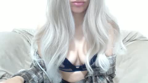 Snapshot of camillebunny chatting on May 1, 2026, 3:00 am CamilleBunny online show from May 1, 2026, 3:00 am