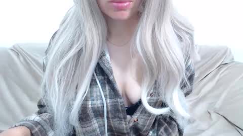 Snapshot of camillebunny chatting on May 10, 2026, 3:33 am CamilleBunny online show from May 10, 2026, 3:33 am