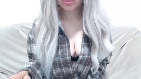 Snapshot of camillebunny chatting on May 12, 2026, 2:19 am CamilleBunny online show from May 12, 2026, 2:19 am