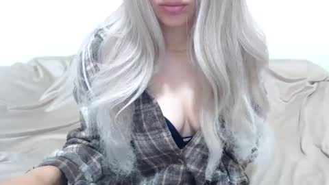 Snapshot of camillebunny chatting on May 27, 2026, 1:02 am CamilleBunny online show from May 27, 2026, 1:02 am