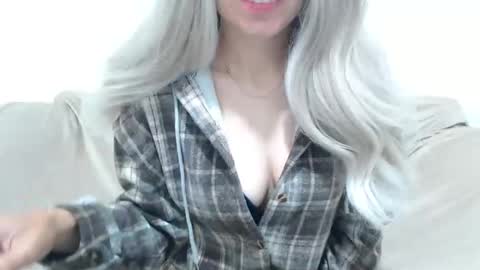 Snapshot of camillebunny chatting on June 4, 2026, 2:39 am CamilleBunny online show from June 4, 2026, 2:39 am