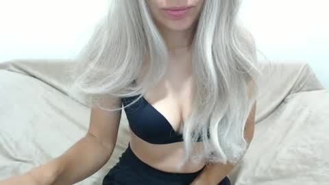 Snapshot of camillebunny chatting on July 10, 2026, 2:16 am CamilleBunny online show from July 10, 2026, 2:16 am