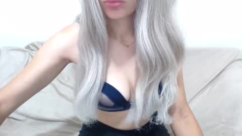 Snapshot of camillebunny chatting on July 17, 2026, 2:07 am CamilleBunny online show from July 17, 2026, 2:07 am