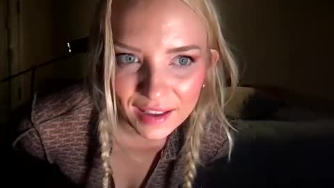 camilleclairexo online show from May 12, 2026, 6:54 am