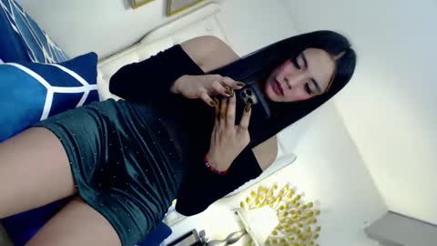 camillejoson online show from April 9, 2026, 6:19 am