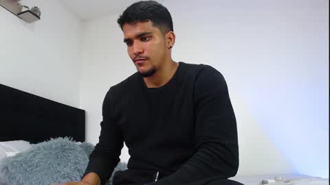 camilo_contre21 online show from November 10, 2025, 6:51 pm