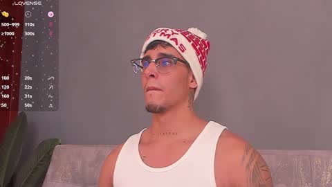   INDEPENDENT MODEL online show from December 13, 2024, 4:43 am