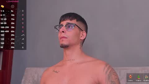   INDEPENDENT MODEL online show from December 18, 2024, 7:26 am