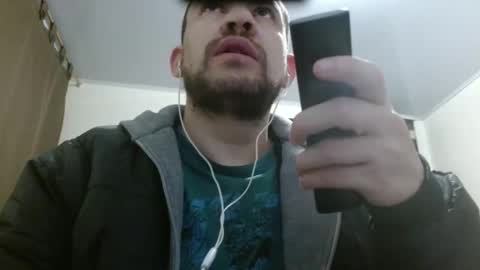 Snapshot of camiloking17 chatting on February 24, 2025, 9:32 am camilo online show from February 24, 2025, 9:32 am