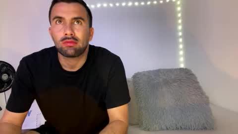 camilor_30 online show from February 4, 2026, 10:32 am