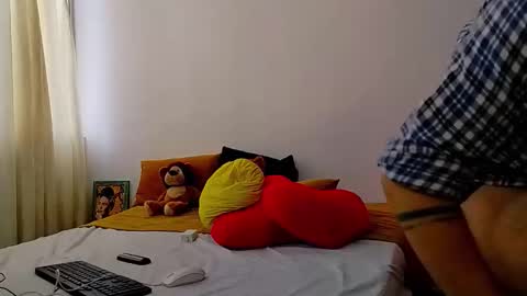 Snapshot of camilosaennz chatting on May 11, 2026, 4:04 pm camilo online show from May 11, 2026, 4:04 pm