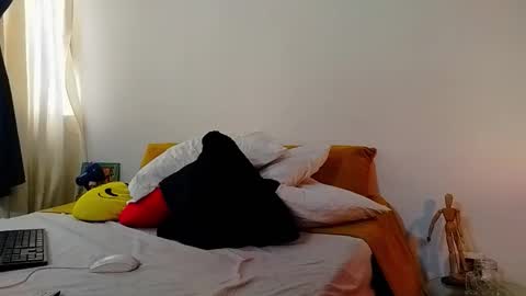 Snapshot of camilosaennz chatting on June 5, 2026, 7:08 pm camilo online show from June 5, 2026, 7:08 pm