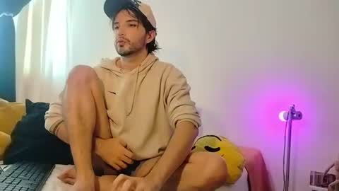 Snapshot of camilosaennz chatting on July 20, 2026, 3:03 pm camilo online show from July 20, 2026, 3:03 pm