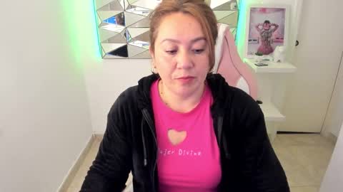 camixxx_m online show from January 7, 2026, 1:35 pm