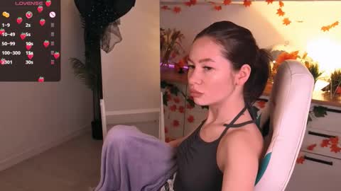 Camilla online show from November 8, 2025, 2:17 pm