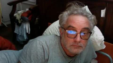 Snapshot of camoswan chatting on December 2, 2025, 10:05 pm Swan online show from December 2, 2025, 10:05 pm