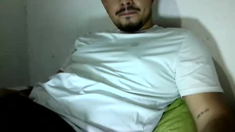 Snapshot of camrichard chatting on May 27, 2026, 4:53 am Richard online show from May 27, 2026, 4:53 am