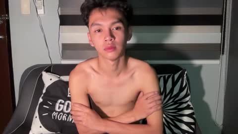 Ethan online show from October 13, 2025, 5:02 pm