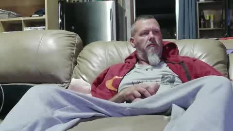 Chris online show from May 13, 2026, 9:39 am