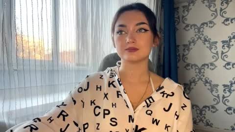 Kate online show from November 18, 2025, 8:19 am