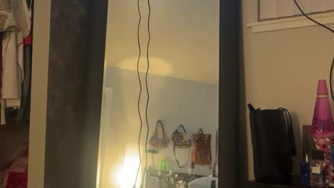 NIO POLLA online show from April 19, 2026, 7:07 am