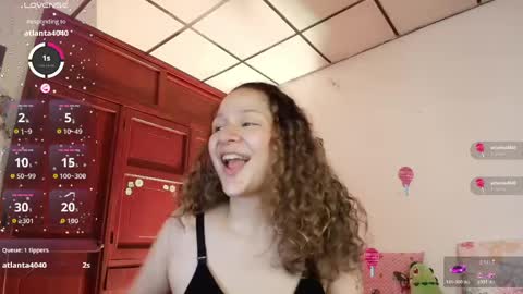 Snapshot of candase_ chatting on May 17, 2026, 11:34 pm Candase online show from May 17, 2026, 11:34 pm