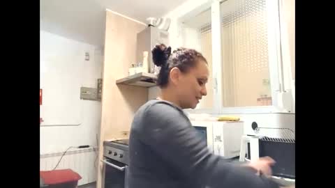 candela online show from December 22, 2024, 6:04 pm