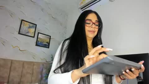 CANDICE WAYNE online show from May 30, 2026, 11:51 am