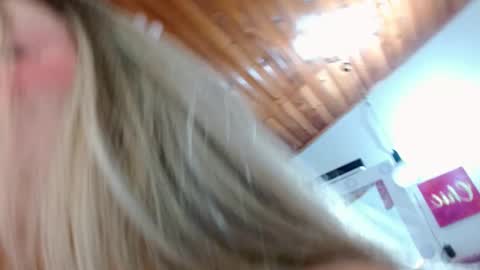 Snapshot of candy__hot___ chatting on December 3, 2024, 8:28 pm celeste villa online show from December 3, 2024, 8:28 pm