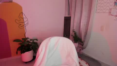   online show from December 10, 2024, 1:54 am