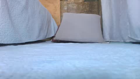 Jolie online show from October 22, 2025, 7:35 pm