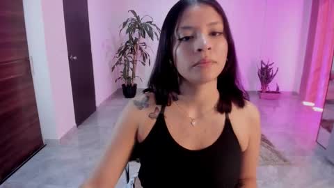 candy_fox_19 online show from December 1, 2025, 2:22 pm