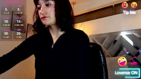 Candy hot online show from October 17, 2025, 8:11 pm