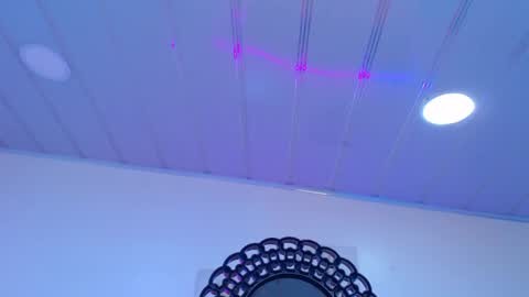 Snapshot of candy_lux_ chatting on May 7, 2026, 1:05 pm Candy online show from May 7, 2026, 1:05 pm