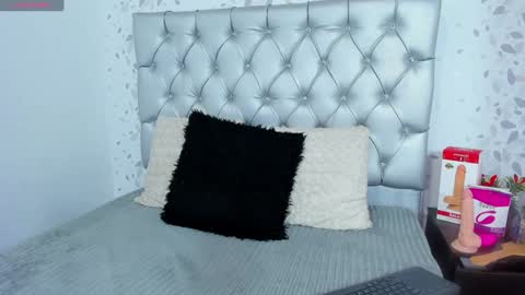 candy mery online show from December 12, 2024, 10:42 pm