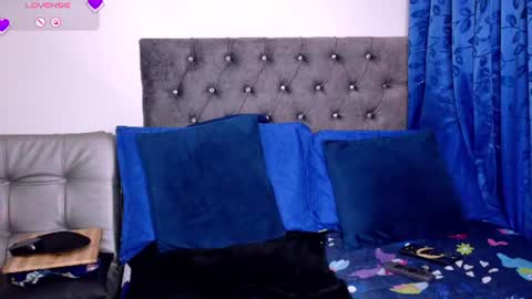 YECENIA - online show from June 12, 2026, 5:50 am