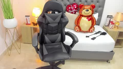 Snapshot of candy_summer28_ chatting on February 18, 2025, 7:19 pm CANDY online show from February 18, 2025, 7:19 pm