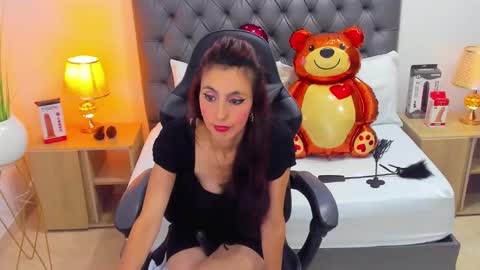 Snapshot of candy_summer28_ chatting on February 20, 2025, 9:42 pm CANDY online show from February 20, 2025, 9:42 pm