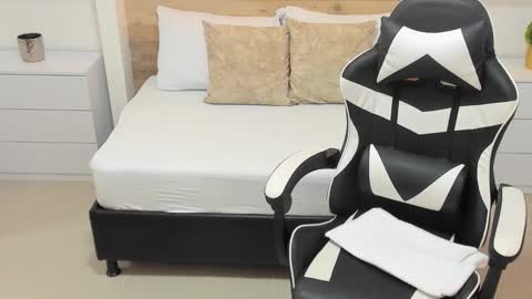 Snapshot of candy_summer28_ chatting on October 14, 2025, 7:25 pm CANDY online show from October 14, 2025, 7:25 pm