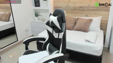 Snapshot of candy_summer28_ chatting on November 8, 2025, 7:23 pm CANDY online show from November 8, 2025, 7:23 pm